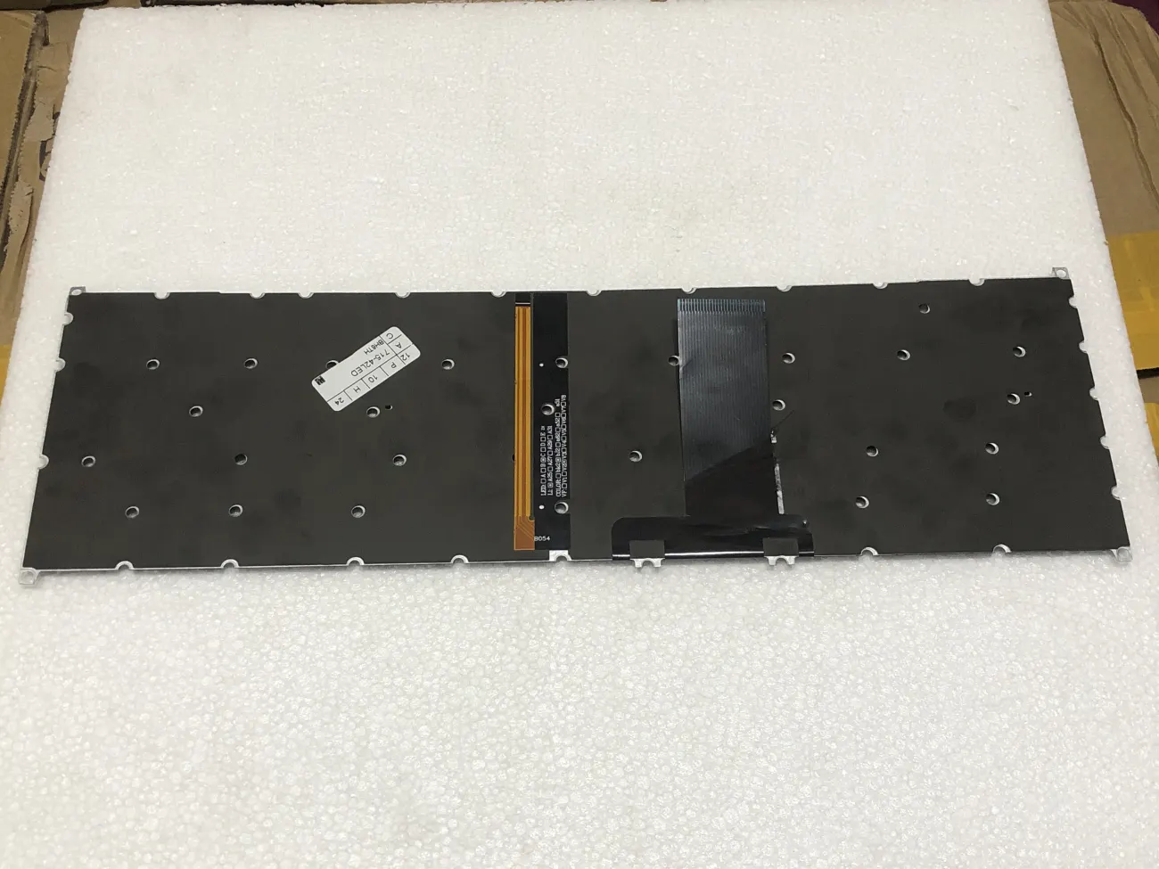 Bàn phím ACER 715-42 CÓ ĐÈN  Aspire 7 A715-41, A715-41G, A317-51, A715-42, A715-42G 3 A317-32, A317-33, A317-52, Aspire 7 A715-41, A715-74, A715-75, S50-40 mặt sau