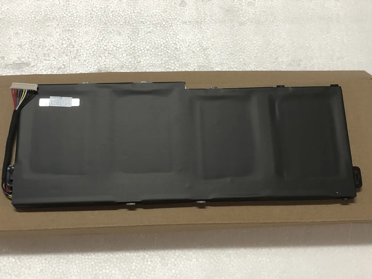 Pin ACER VN7-793 AC16A8N (ZIN) - 4 CELL ,VN7-791G, VN7-792G, mặt sau