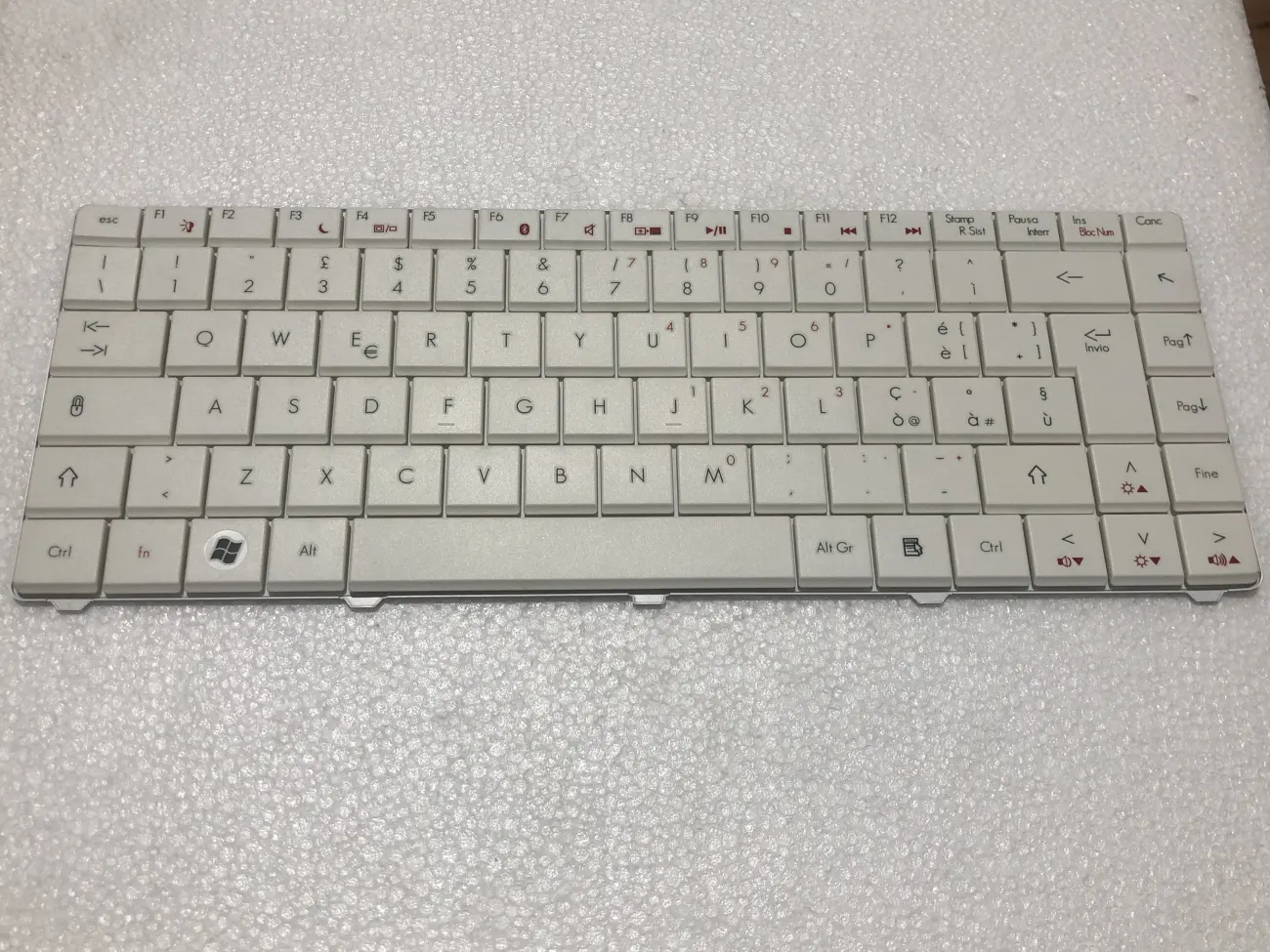 Bàn phím EMC D525/D725 Trắng mặt trước