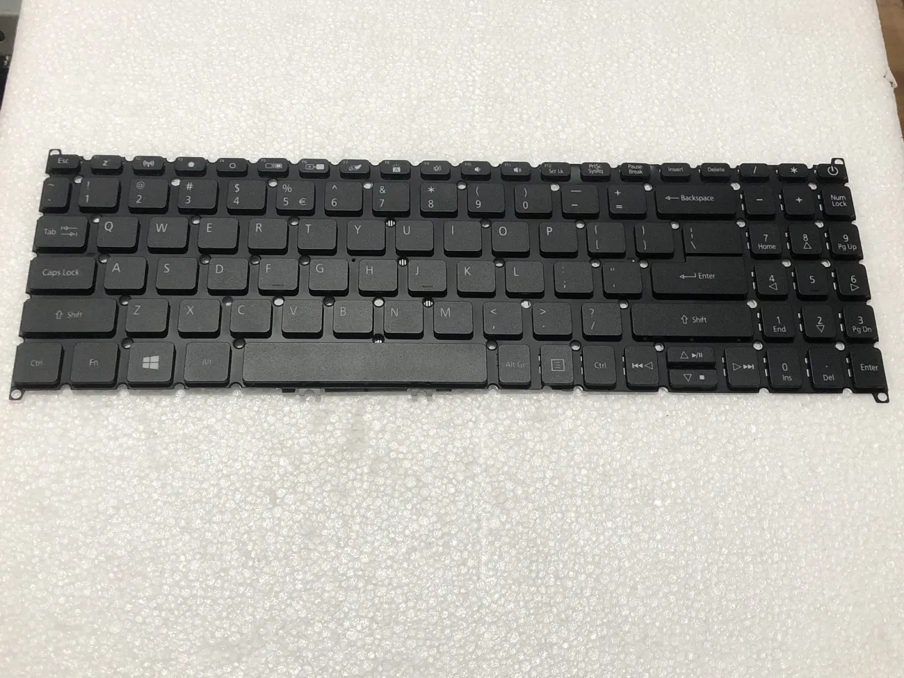 bàn phím ACER SF514-52 (CÓ ĐÈN) =>Acer Swift 3 SF314-42, SF314-57, N19C4 N19H4, Swift 5 SF514-51, SF514-52, SF514-53, SF514-54, SF314-56 SF314-57, SF515-51, SF515-52, N17W3 mặt trước