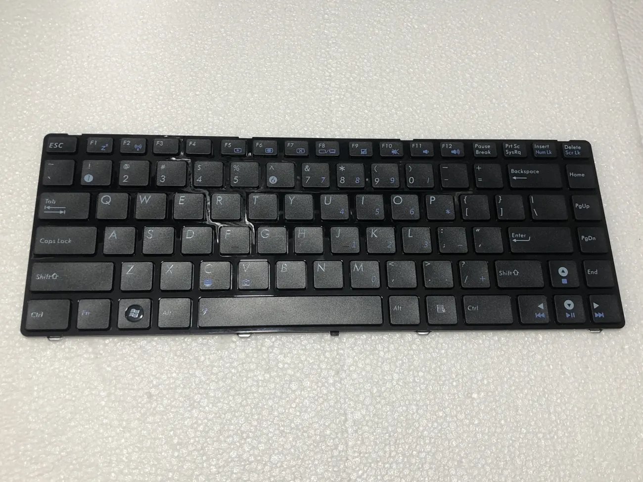 Bàn phím ASUS A43S mặt trước