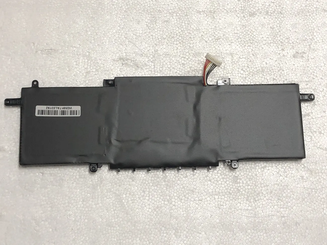 Pin ASUS UX333 C31N1815 (ZIN) - 3 CELL mặt sau