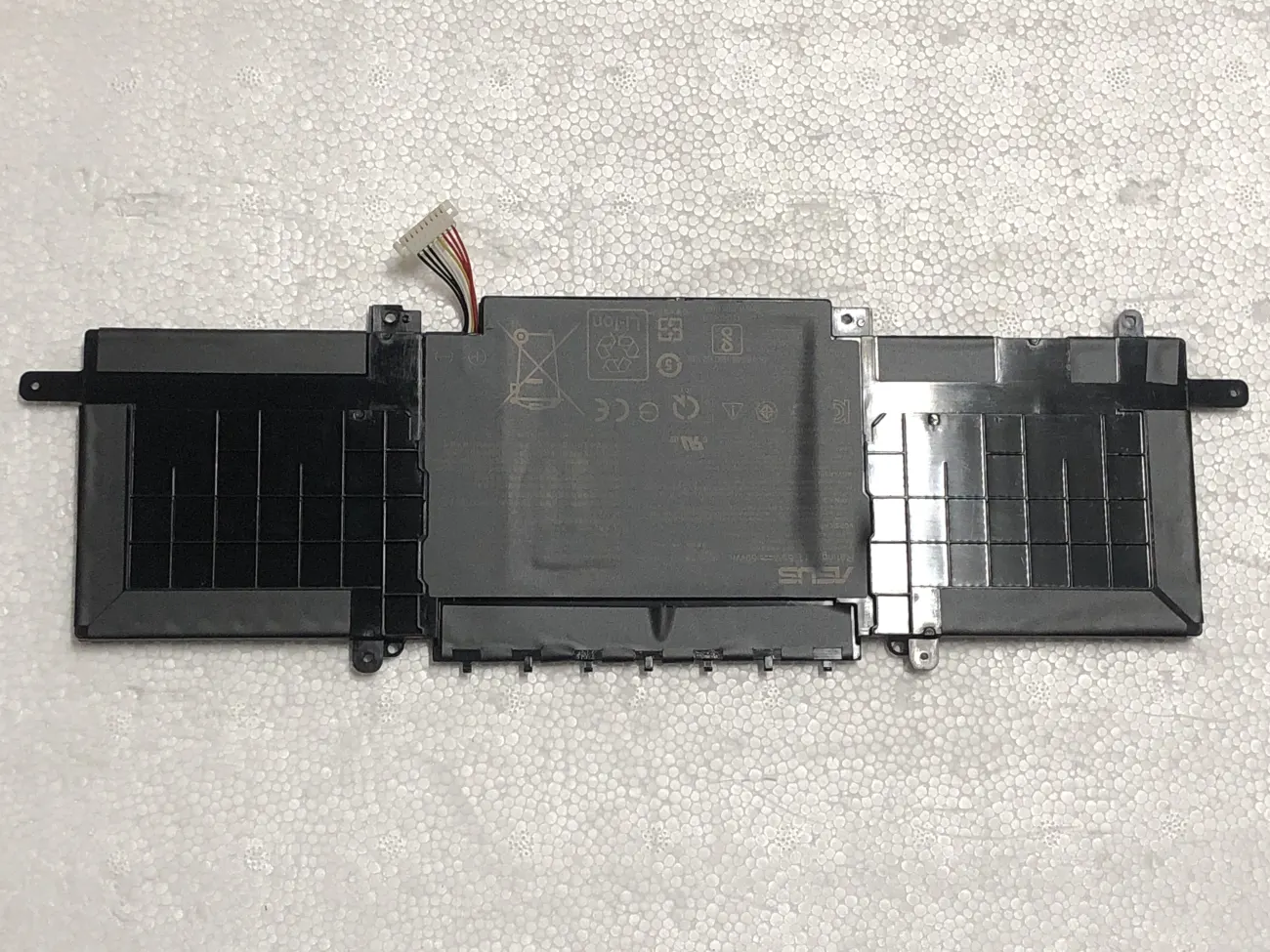 Pin ASUS UX333 C31N1815 (ZIN) - 3 CELL mặt trước