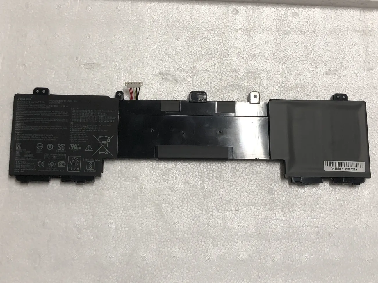 Pin ASUS UX550 C42N1630 (ZIN) - 4 CELL - Asus ZenBook Pro UX550 UX550VD UX550VE, C42N1630 mặt trước
