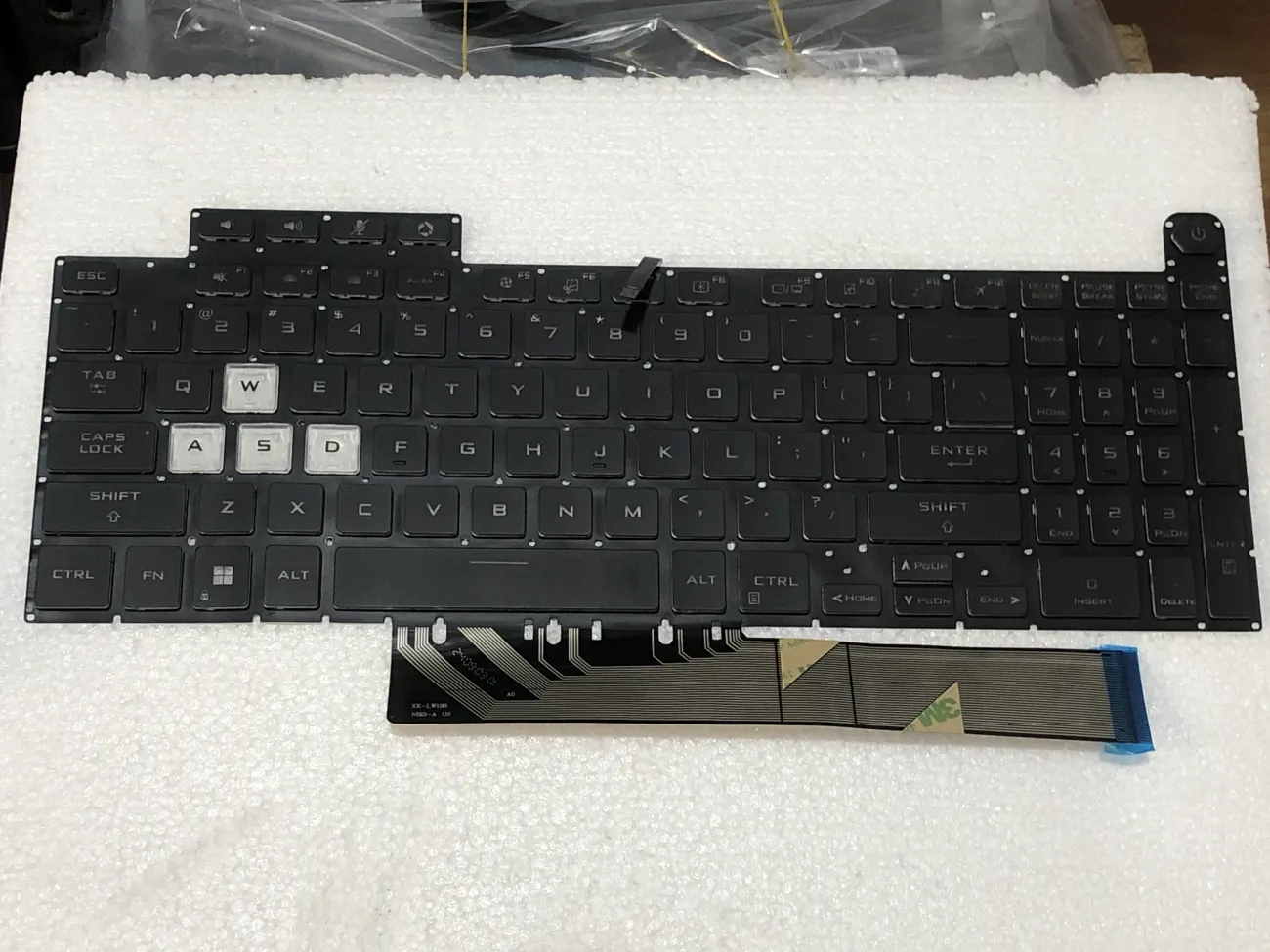 Bàn phím Asus TUF Gaming A15 FA507( CÓ ĐÈN ) FA507I FA507R FA507Z, TUF Gaming A17 FA707 FA707R, TUF Gaming F15 FX507 FX507Z, Gaming F17 FX707 FX707Z, TUF Dash F15 FX517 FX517Z mặt trước