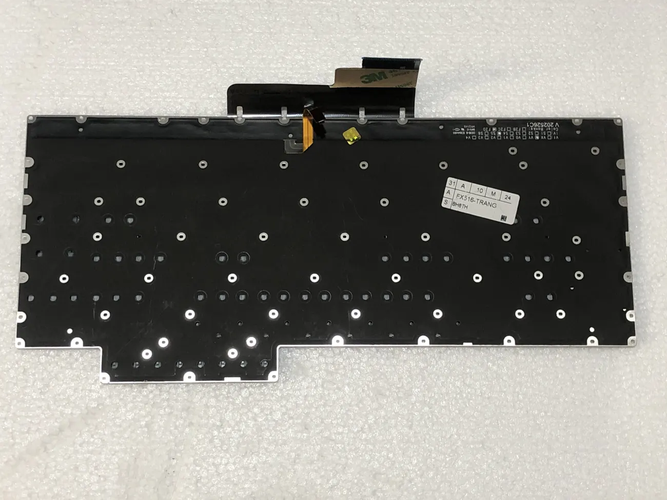 Bàn phím Asus TUF Dash F15 FX516  TRẮNG CÓ ĐÈN FX516P FX516PC FX516PR FX516PM mặt sau