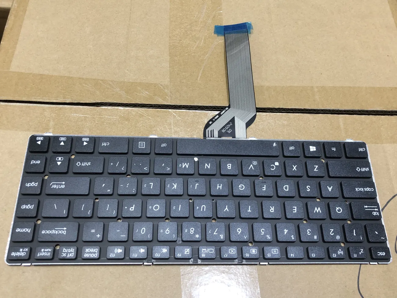 Bàn phím ASUS K45 CÓ ỐC =>A45 E45 K45 N45 N46 R400 U44, K45, K45A, K45VM, K45VD, K45VS, K45VJ, K45DR, K45DE, K45N, U44, A45A, A45V, A45VD, A45VJ, A45VM, A45VS mặt trước