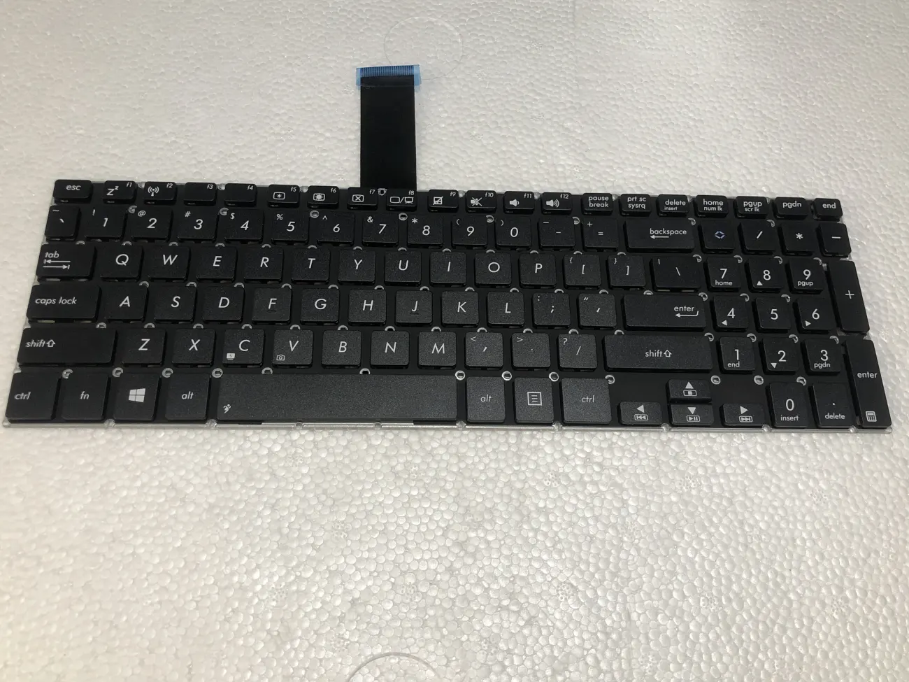 Bàn phím ASUS K551 mặt trước