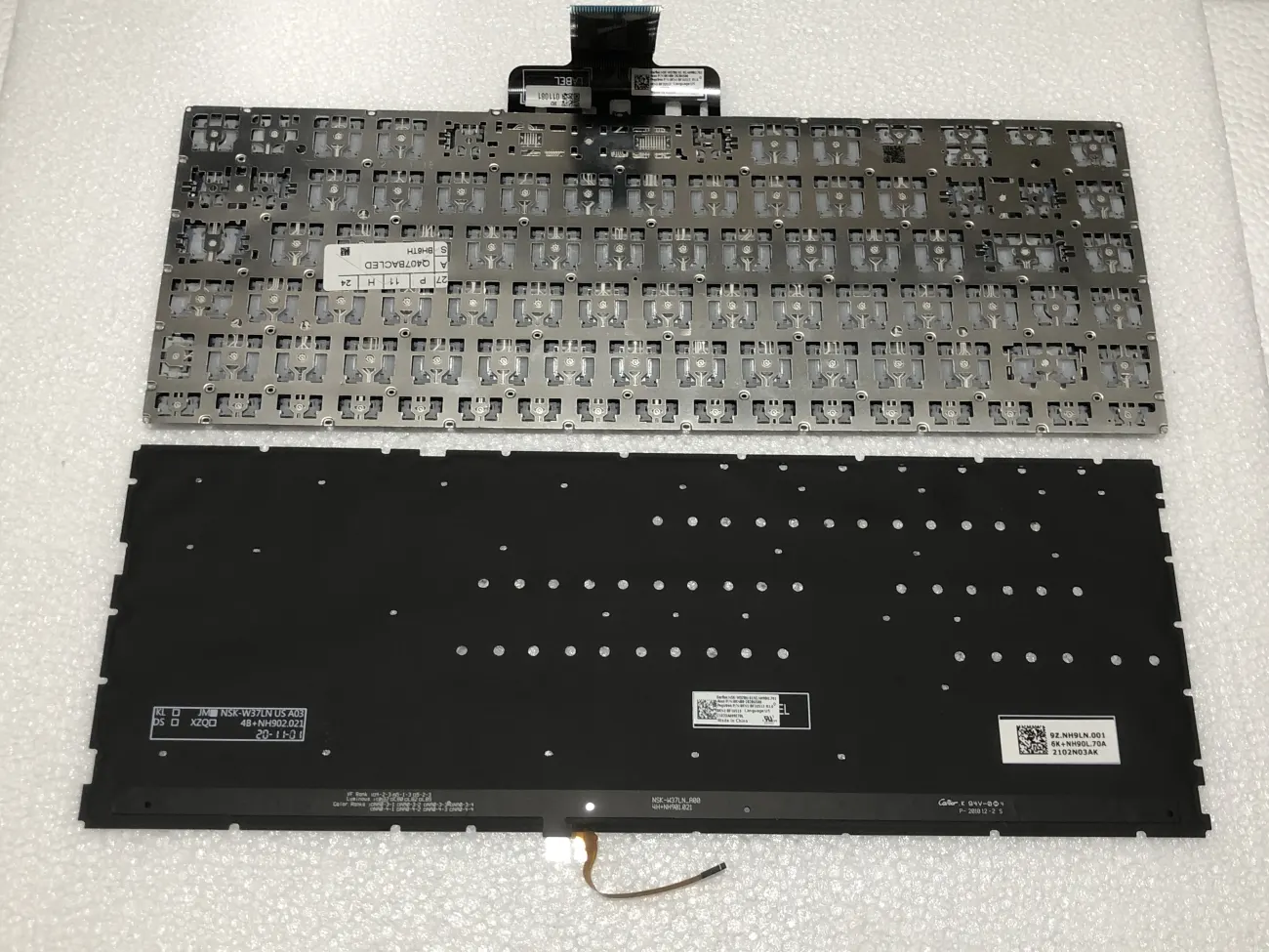Bàn phím ASUS Q407 bạc LED mặt sau