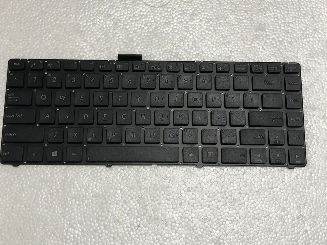 Bàn phím ASUS U46 U46E U46S U46SM U46SV U46SVE 6272 mặt trước