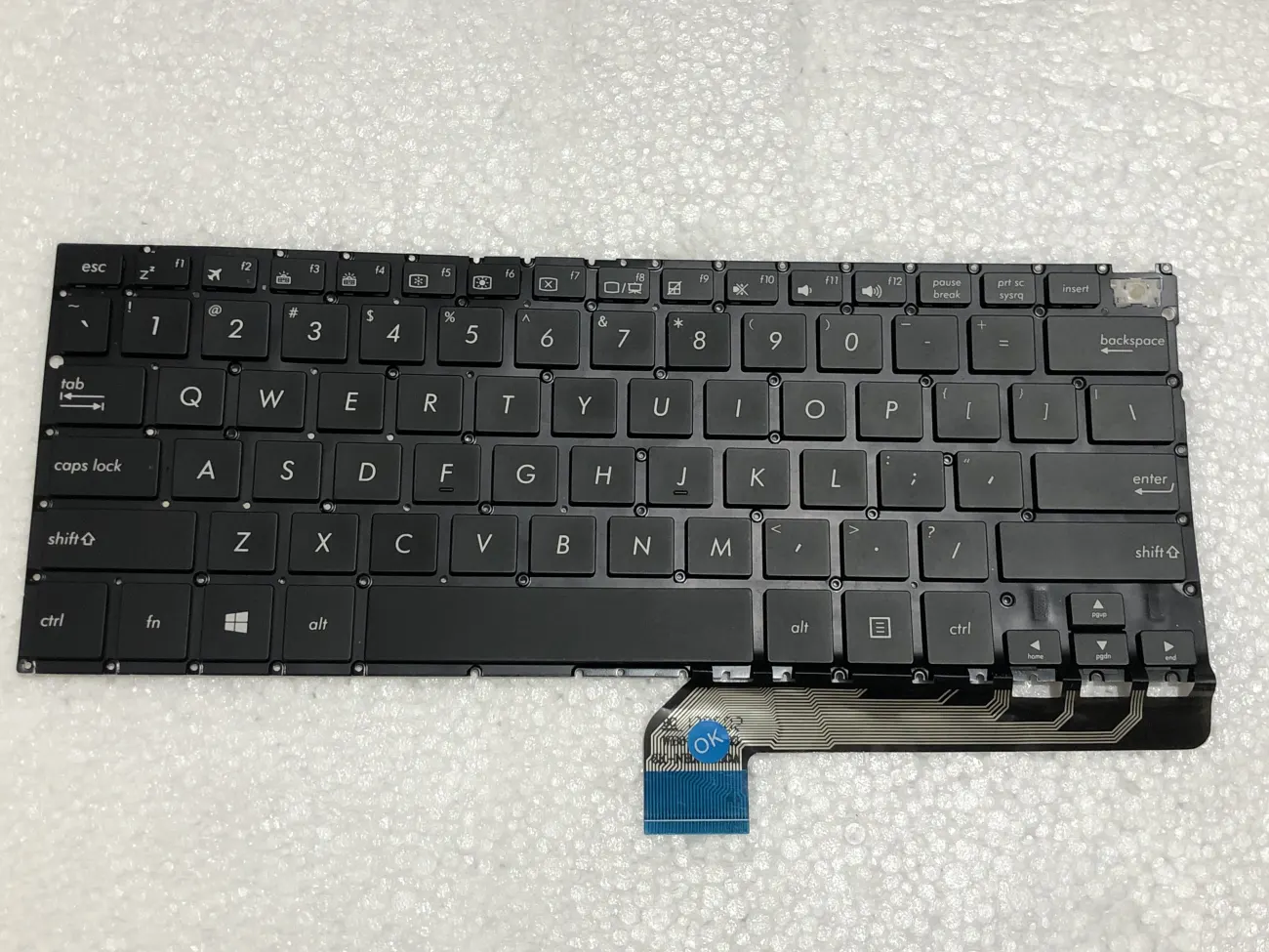 Bàn phím ASUS UX360 mặt trước
