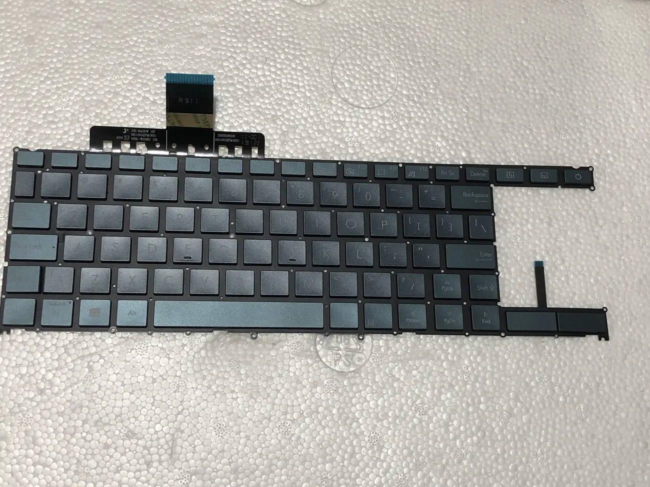 Bàn phím ASUS UX481 đen có Led ZenBook Duo UX481 UX481F UX481FA UX481FAY UX481FL UX481FLY mặt trước