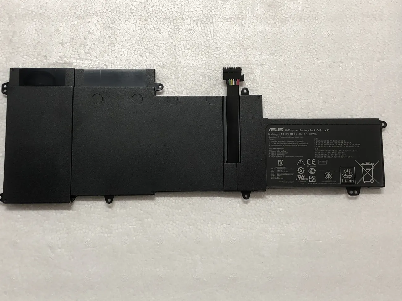Pin ASUS UX51 ZIN mặt trước