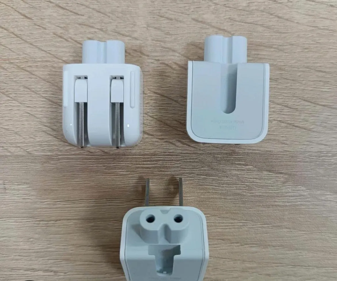 Đầu cắm sạc macbook, đầu cắm ổ điện cho sạc macbook mặt sau