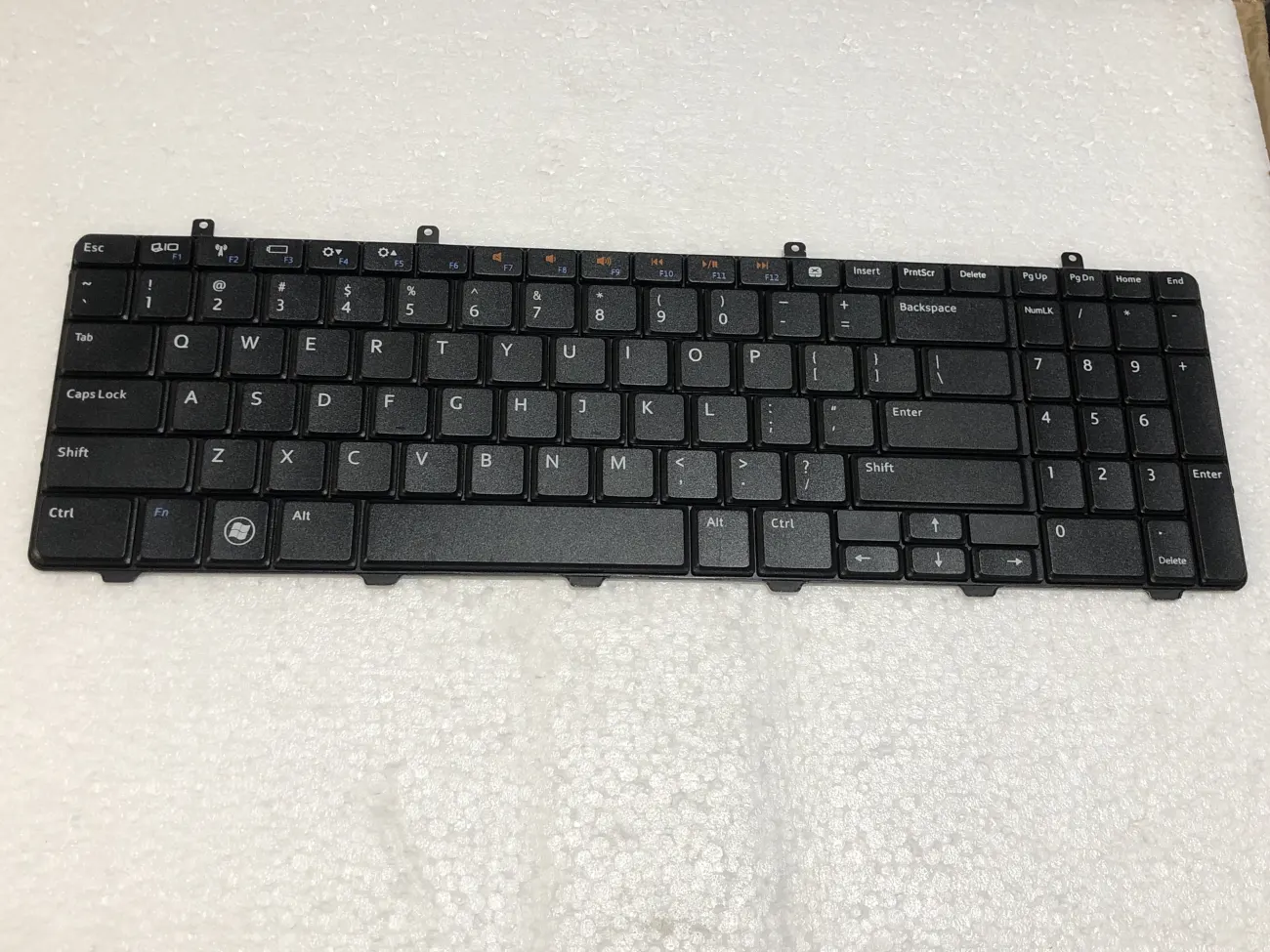 Bàn phím dell 1564 mặt trước