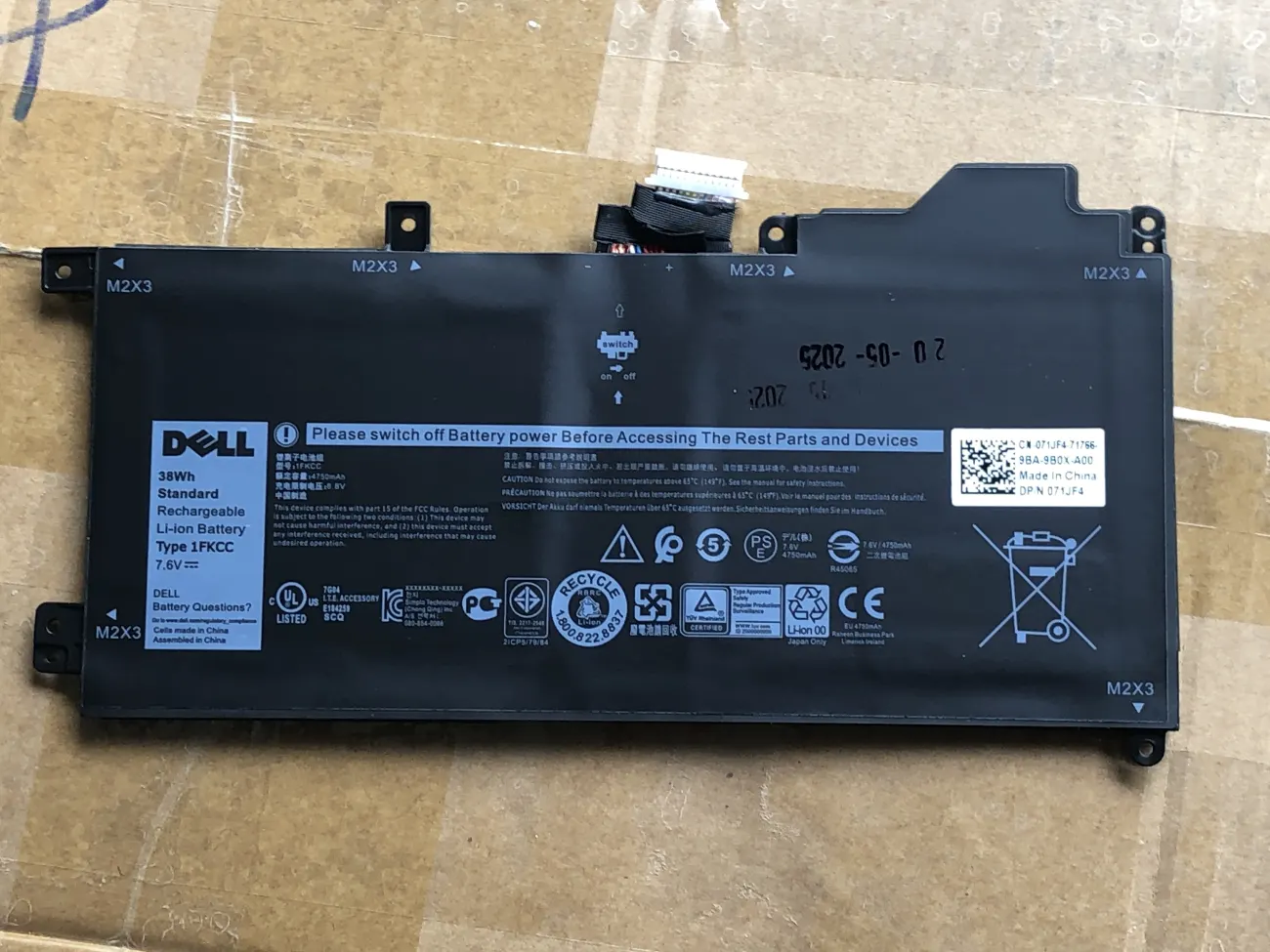 PIN DELL LATITUDE 7200 38WH 1FKCC (ZIN) - 2 CELL - Dell Latitude 7200 7210 (2-IN-1), 1FKCC KWWW4 9NTKM mặt trước