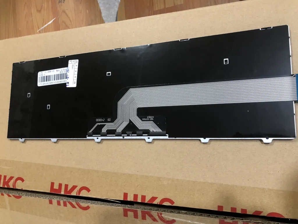 Bàn phím DELL 3541 3542 =>Inspiron 15-3000 3541 3542 3543 3547 3551 3552 3558 3559 3567 3557 3576, Inspiron 15-5000 5542 5543 5545 5547 5548 5558 5555 5551 5559 5576 5577 5755 5758 5759 7557 7559, Vostro 3546 3561 3562 3565 3568 3578, Latitude 3550 3560 3570, Inspiron 3541, Inspiron 3542, Inspiron 3543, Inspiron 3551, Inspiron 3552, Inspiron 3558, Inspiron 3559, Inspiron 15-3000, Inspiron 3565, Inspiron 3567, Inspiron 5547, Inspiron 5748, Inspiron 5749, Inspiron 5542, Inspiron 5545, Inspiron 5551, Inspiron 5555, Inspiron 5559, Inspiron 5566, Inspiron 5548, Inspiron 5558, Inspiron 5552, Inspiron 5543, Inspiron 5557, Inspiron 5553, Inspiron 5759, Inspiron 5758, Inspiron 5755, Inspiron 17-5000, Inspiron 15-5000, Inspiron 0JYP58, Inspiron 0KPP2C, Inspiron NSK-LR0SC, Inspiron PK1313G1A00, Inspiron PK1313G4A09, Inspiron 7557, Inspiron 3573, Inspiron 5577, Inspiron 3576, Inspiron 3578, Inspiron 3572, Inspiron 3568, Inspiron 3562, Latitude 3570, Inspiron 3550, Latitude 3560, Latitude 3568, Latitude 3580, Latitude 3550, Latitude 3588, Vostro 3558, Inspiron 7559, Inspiron 3549, KPP2C, vostro 3578, vostro 3568 mặt sau
