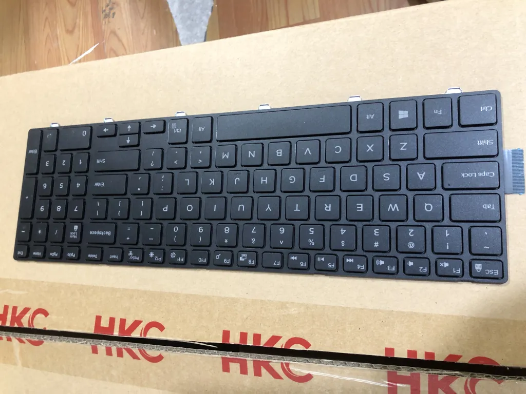 Bàn phím DELL 3541 3542 =>Inspiron 15-3000 3541 3542 3543 3547 3551 3552 3558 3559 3567 3557 3576, Inspiron 15-5000 5542 5543 5545 5547 5548 5558 5555 5551 5559 5576 5577 5755 5758 5759 7557 7559, Vostro 3546 3561 3562 3565 3568 3578, Latitude 3550 3560 3570, Inspiron 3541, Inspiron 3542, Inspiron 3543, Inspiron 3551, Inspiron 3552, Inspiron 3558, Inspiron 3559, Inspiron 15-3000, Inspiron 3565, Inspiron 3567, Inspiron 5547, Inspiron 5748, Inspiron 5749, Inspiron 5542, Inspiron 5545, Inspiron 5551, Inspiron 5555, Inspiron 5559, Inspiron 5566, Inspiron 5548, Inspiron 5558, Inspiron 5552, Inspiron 5543, Inspiron 5557, Inspiron 5553, Inspiron 5759, Inspiron 5758, Inspiron 5755, Inspiron 17-5000, Inspiron 15-5000, Inspiron 0JYP58, Inspiron 0KPP2C, Inspiron NSK-LR0SC, Inspiron PK1313G1A00, Inspiron PK1313G4A09, Inspiron 7557, Inspiron 3573, Inspiron 5577, Inspiron 3576, Inspiron 3578, Inspiron 3572, Inspiron 3568, Inspiron 3562, Latitude 3570, Inspiron 3550, Latitude 3560, Latitude 3568, Latitude 3580, Latitude 3550, Latitude 3588, Vostro 3558, Inspiron 7559, Inspiron 3549, KPP2C, vostro 3578, vostro 3568 mặt trước