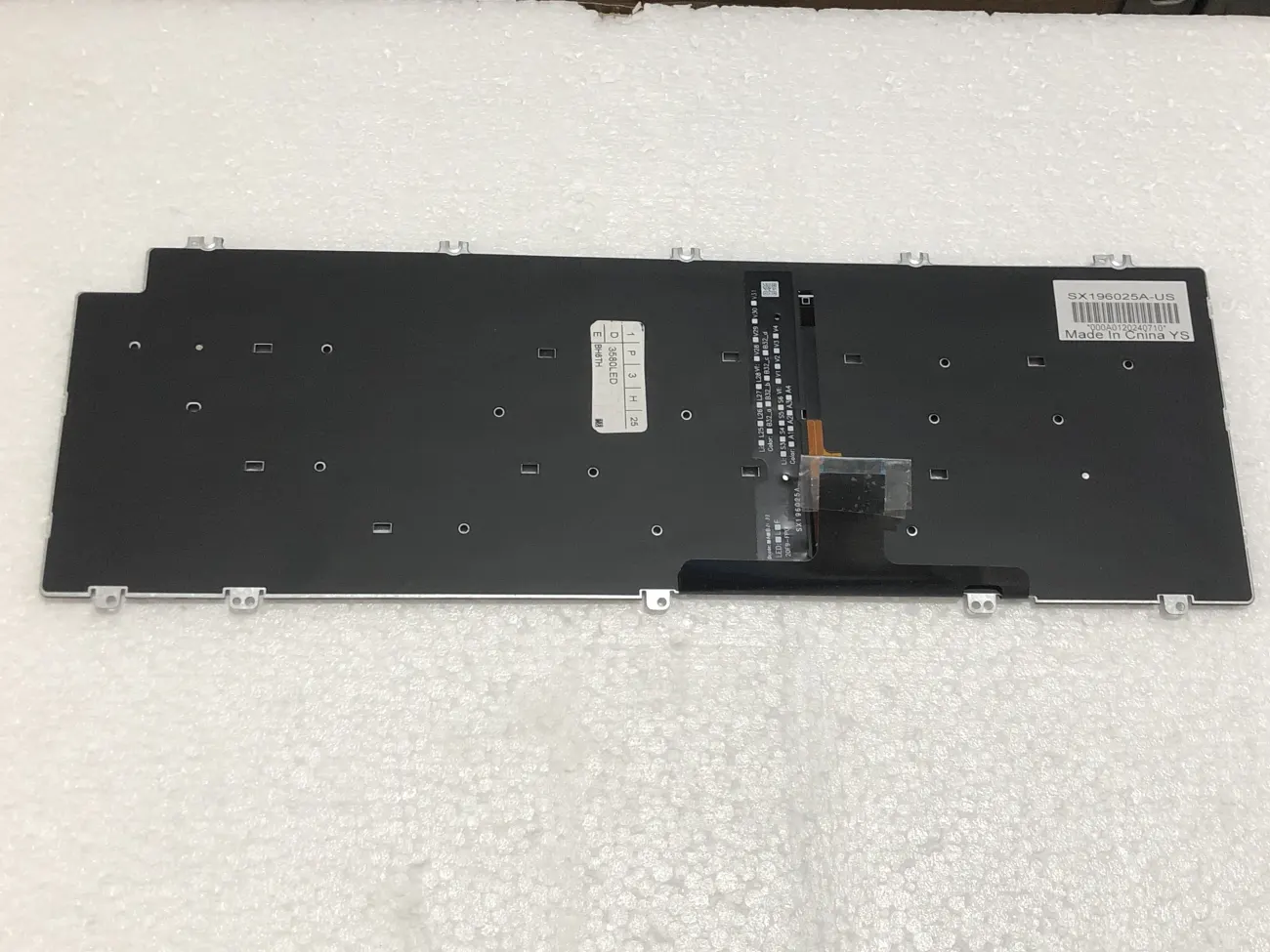 Bàn phím DELL Precision 3560 3570 3580  3590  CÓ ĐÈN mặt sau
