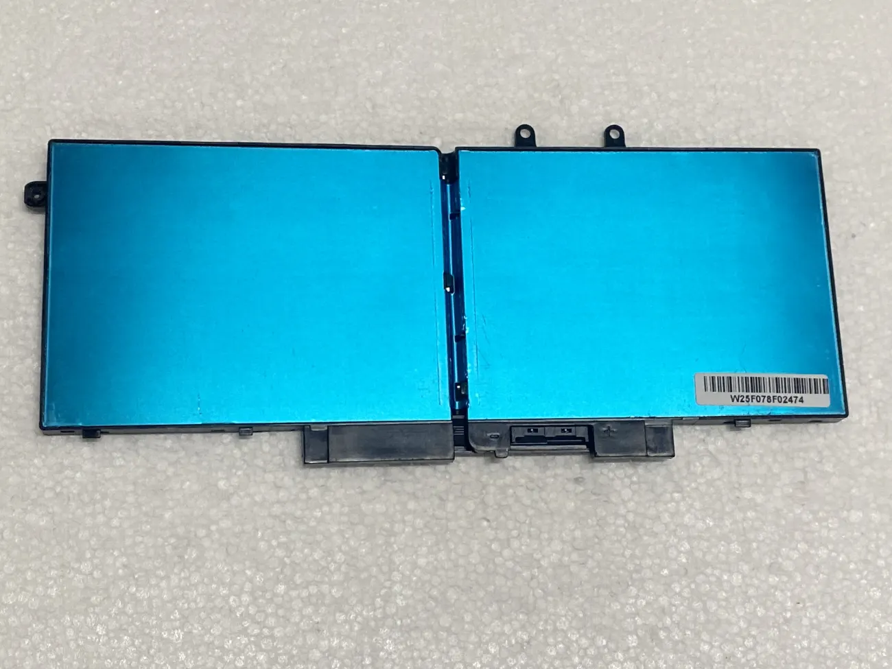 Pin Dell Latitude 5500 5510, Precision 3540 3550, Inspiron 7590 7591 7791 (2-in-1 Series 有笔 CÓ BÚT CẢM ỨNG), 4GVMP 68WH (ZIN) – 3 CELL mặt sau
