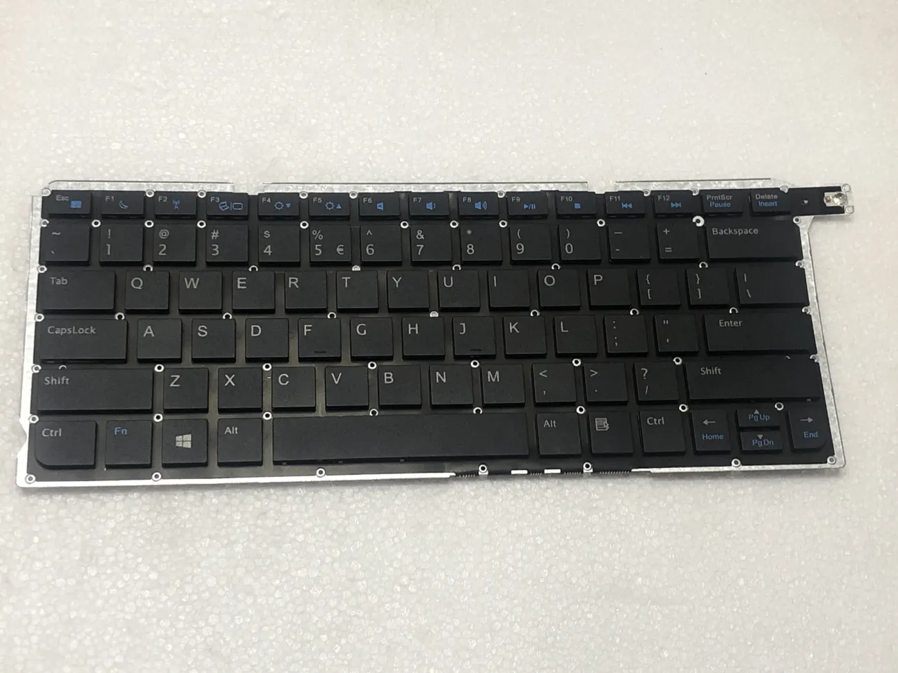 DELL VOSTRO 5460  =>Vostro 5460 5470 5480 V5460 V5470 V5480 mặt trước