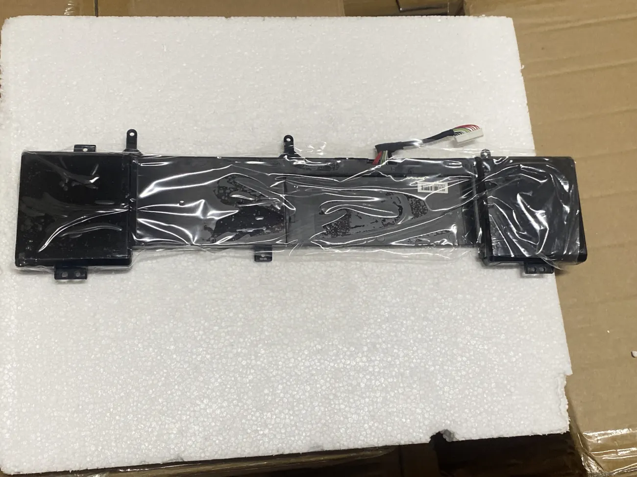 Pin Dell Alienware 17 R2 R3 ZIN  6JHDV mặt sau