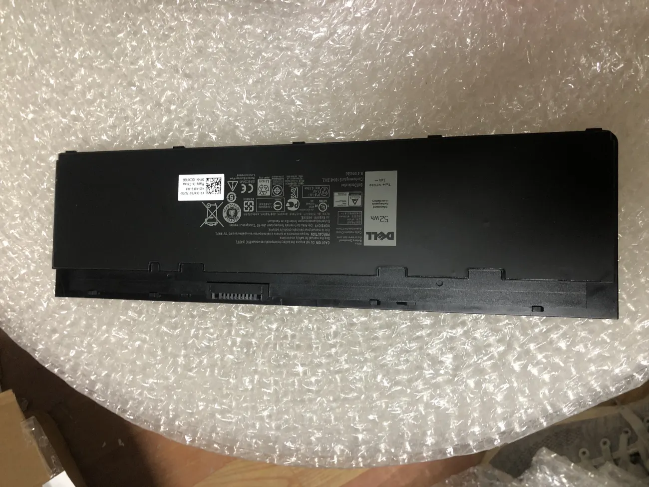 Pin Dell 7240 ( VFV59 ) 52WH mặt sau