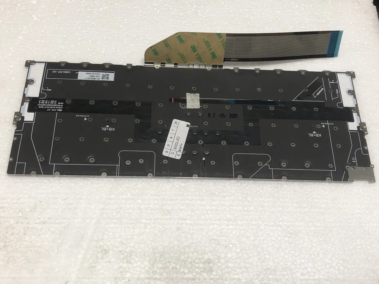 DELL XPS 13 9300 ĐEN CÁP DÀI (CÓ ĐÈN ) - Dell XPS 13 9300, XPS 13 9310 (2020) mặt sau