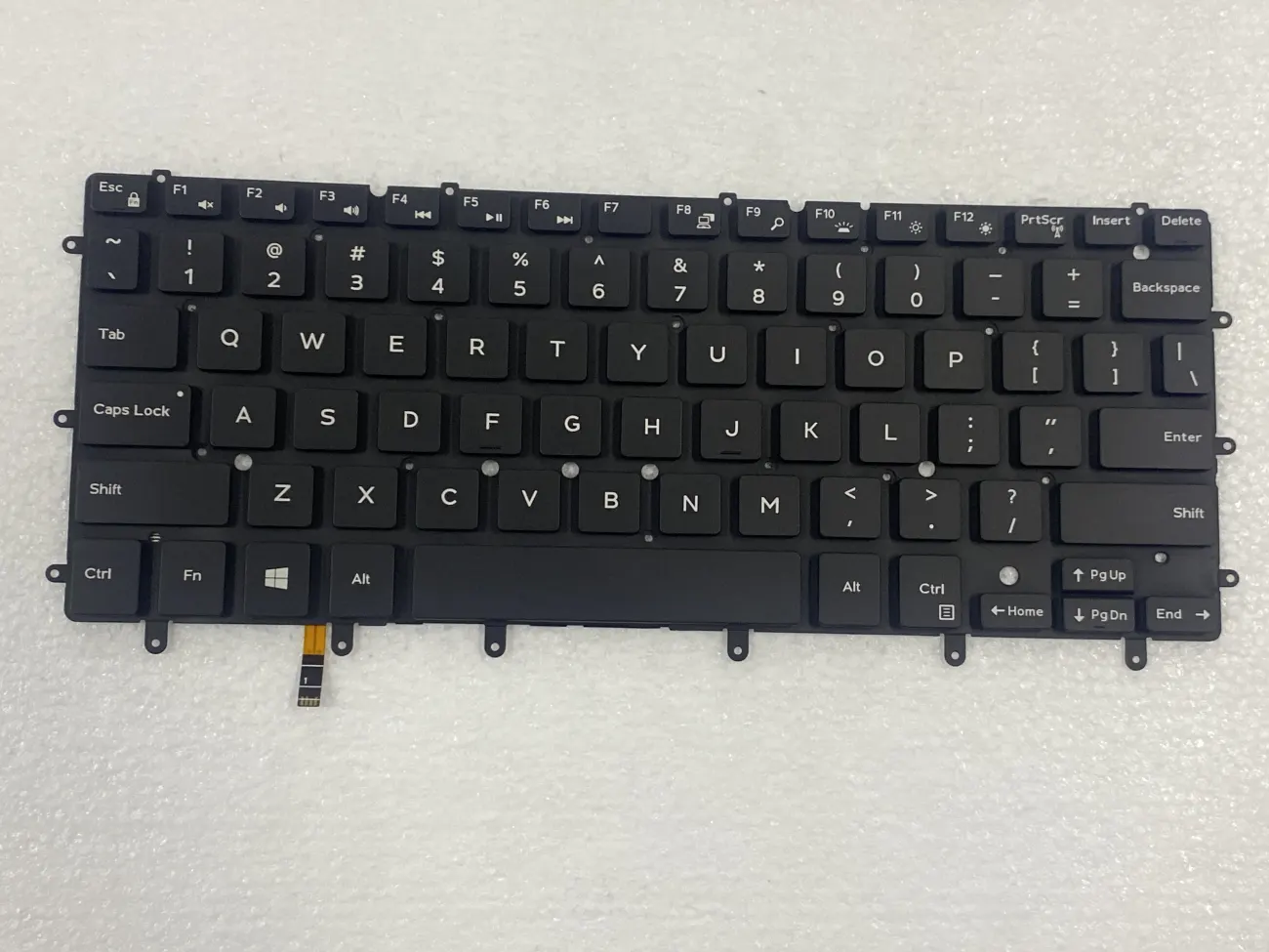 Bàn phím DELL INSPIRON 13 7347 9343 (CÓ ĐÈN) =>Inspiron 13 7347 7348 7352 7353 7359 7547 7548, XPS 13 9343 9350 9360 (CÓ 6 LỖ ỐC BỰ VÀ NHỎ HƠN 9550) mặt trước