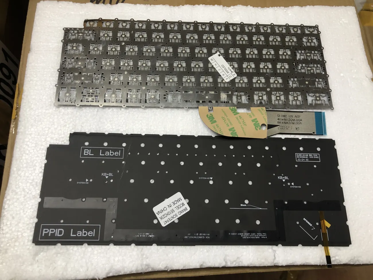 Bàn phím DELL XPS 9500 9510 9700 9710 (CÓ ĐÈN ) Precision 5550 5560 5750 5760 mặt sau