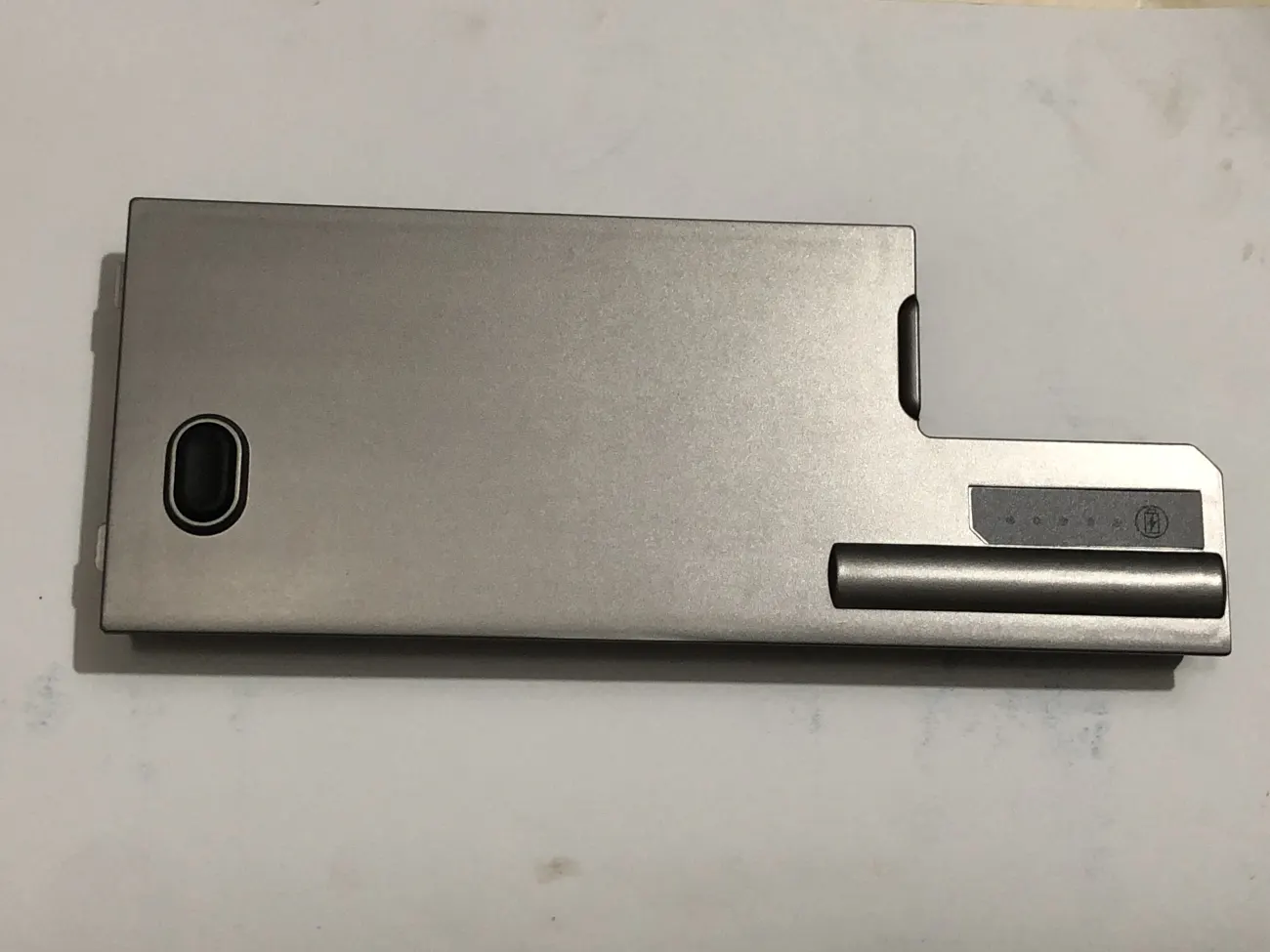 Pin dell D820 mặt sau