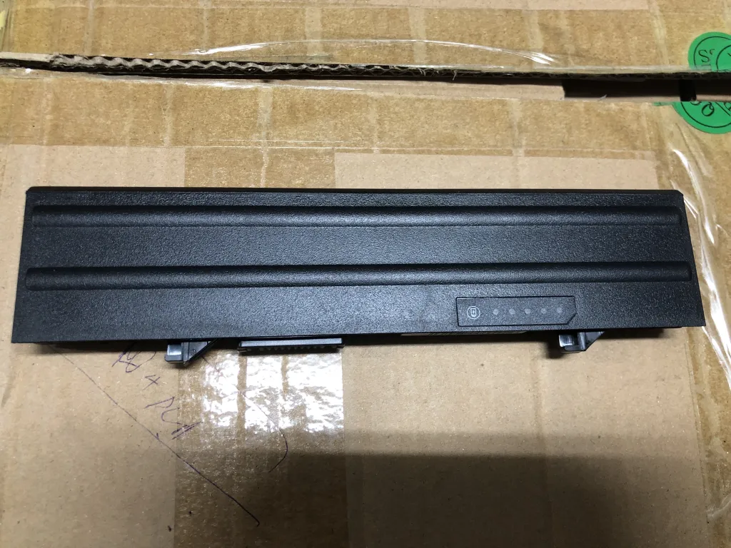 Pin Dell E5400 oem mặt sau
