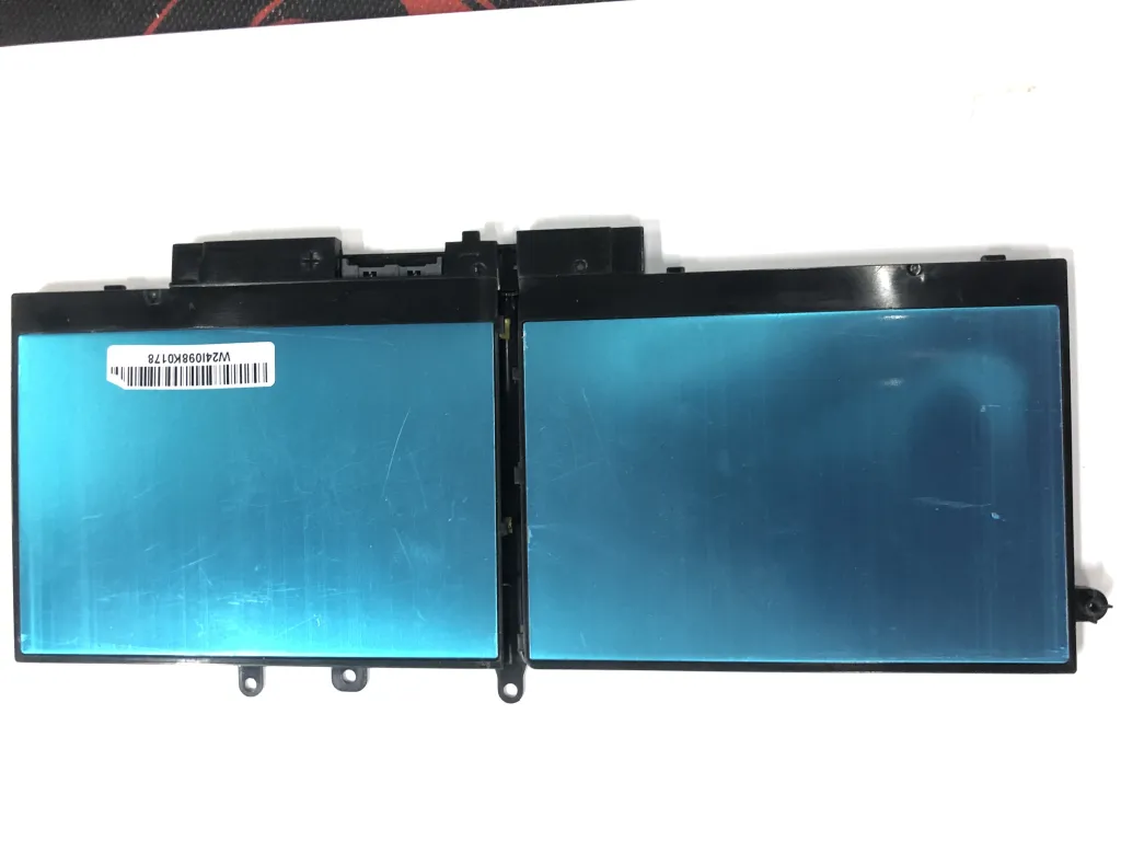 Pin Dell E5480 GJKNX 68Wh ZIN mặt sau