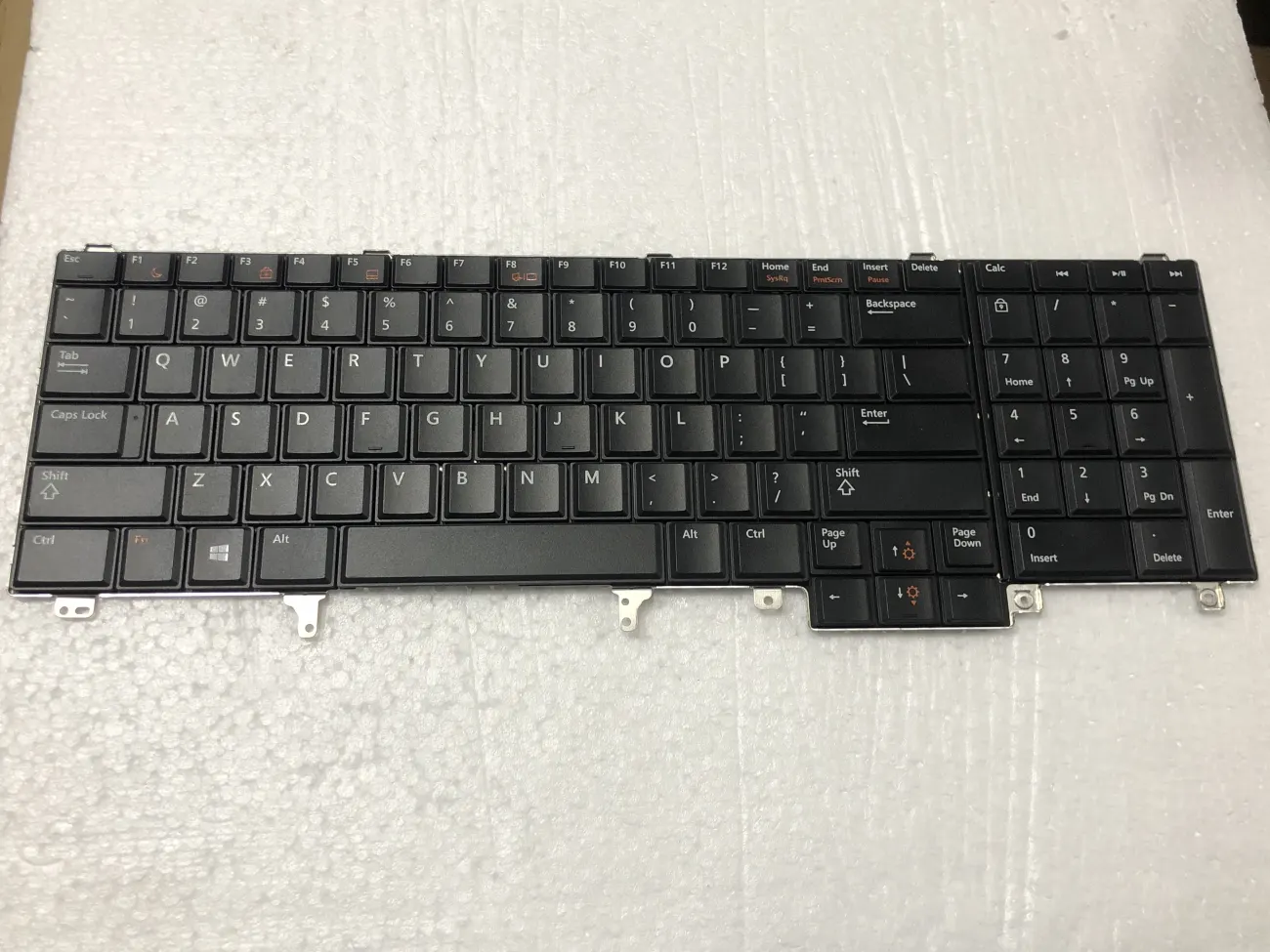 Bàn phím DELL E6520 =>Precision M2800 M4600 M6600 M4700 M4800 M6700 M6800, Latitude E6520 E6530 E6540 E5520 E5530, Latitude E5520M, Latitude E5530, Latitude E6520, Latitude E6530, Latitude E6540, Precision M4600, Precision M4700, Precision M6600, Precision M6700, Precision M6800 mặt trước