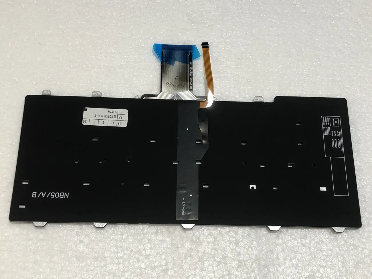 Bàn phím DELL LATITUDE E7250 (CÓ ĐÈN) =>Latitude E7250 E7270 E5250 E5270, XPS 9250 (Cáp dài hơn E7270) mặt sau