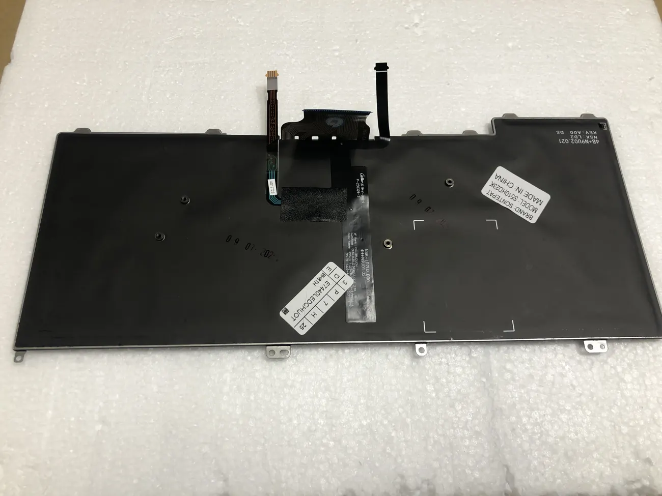 Bàn phím DELL LATITUDE E7240 E7440 (CHUỘT, ĐÈN) =>Latitude 12 14 E7240 E7440 mặt sau