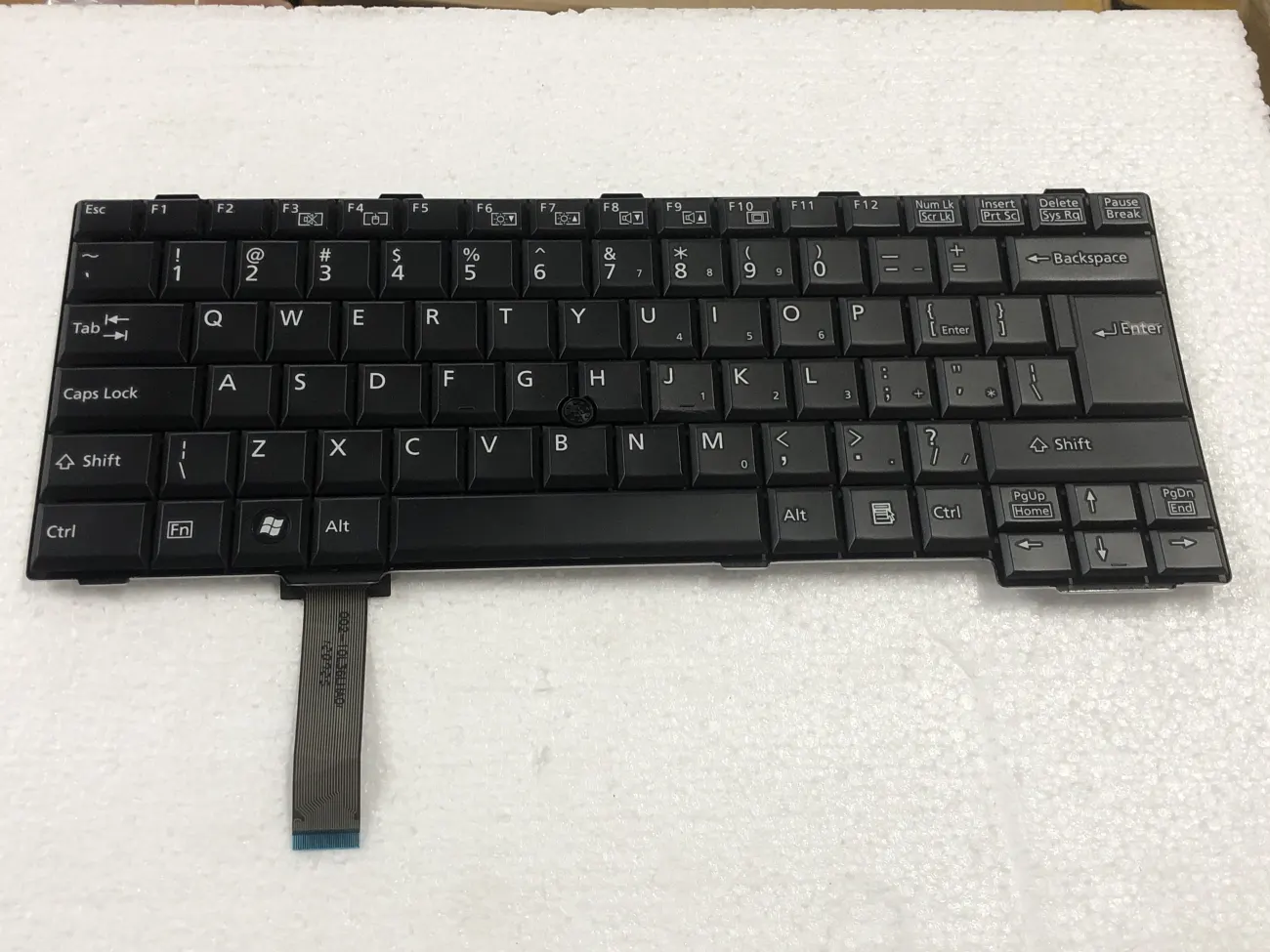 Bàn phím FUJITSU A561 (CÓ PHÍM SỐ) => =>LifeBook A552 A553 A561 A572 A573 A574 A743 E751 S561 S760 S761 S762 S781 S792 T901 AH701 SH560 SH561 SH760 SH761 (CÓ PHÍM SỐ) mặt sau
