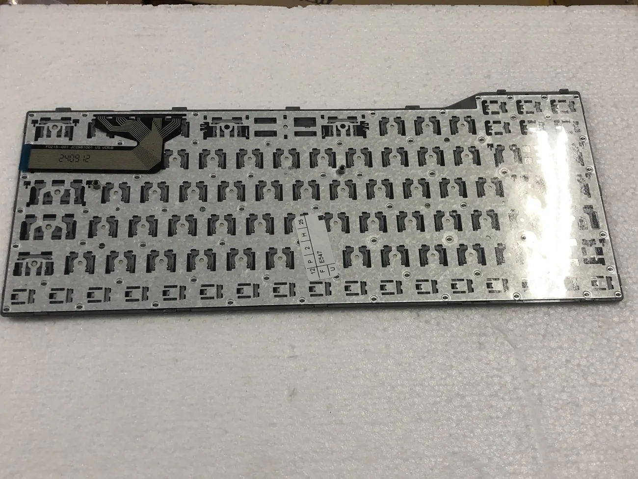 Bàn phím Fujitsu Lifebook E733 E734 E743 U745 E744 E546 E547 E544 E736 mặt sau