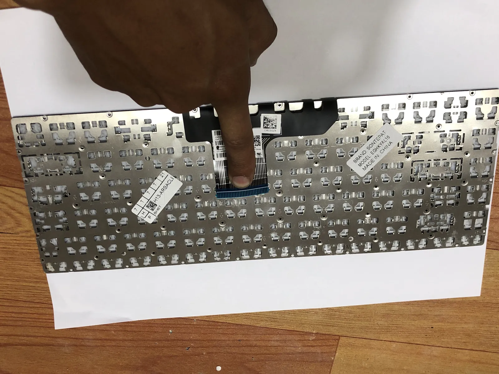 Bàn phím HP 13-AR Bạc led mặt sau