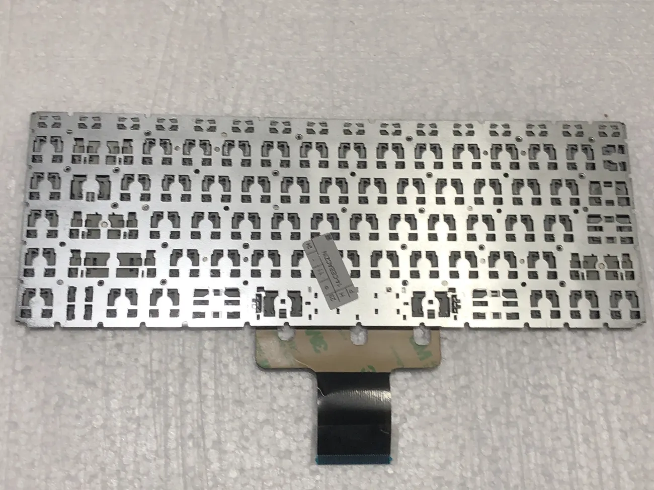 Bàn phím HP 14-DA000 (14-CE) BẠC (ZIN) =>HP 14-ce000, 14-cf000, 14s-cf000, 14-cr000, 14s-cr000, 14-ck000, 14-cm000, 14-da000, 14-df000, 14s-df000, 14-dh000, 14-dk000, 14s-dk000, 14-ma000, 14-dg000, 340s G7 mặt sau