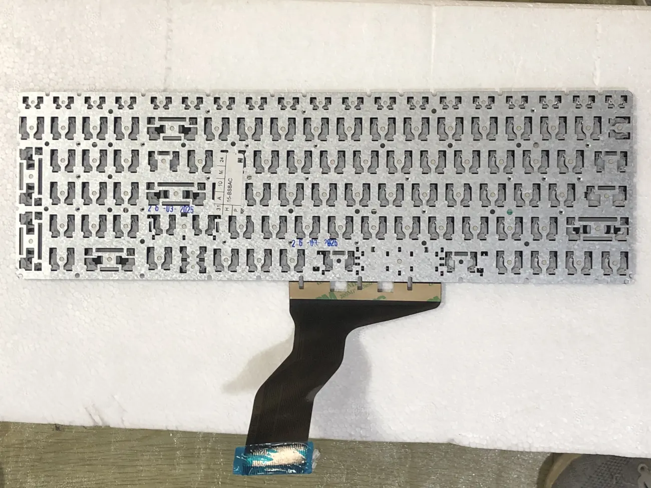 Bàn phím HP 15-BS000 BẠC *NÚT DELETE VUÔNG* =>Pavilion 15-bs000, 15-bu000, 15-bw000, 15-cc000, 15-cd000, 15s-fq000, 17-by000, 17-bs000, 17-by000 mặt sau