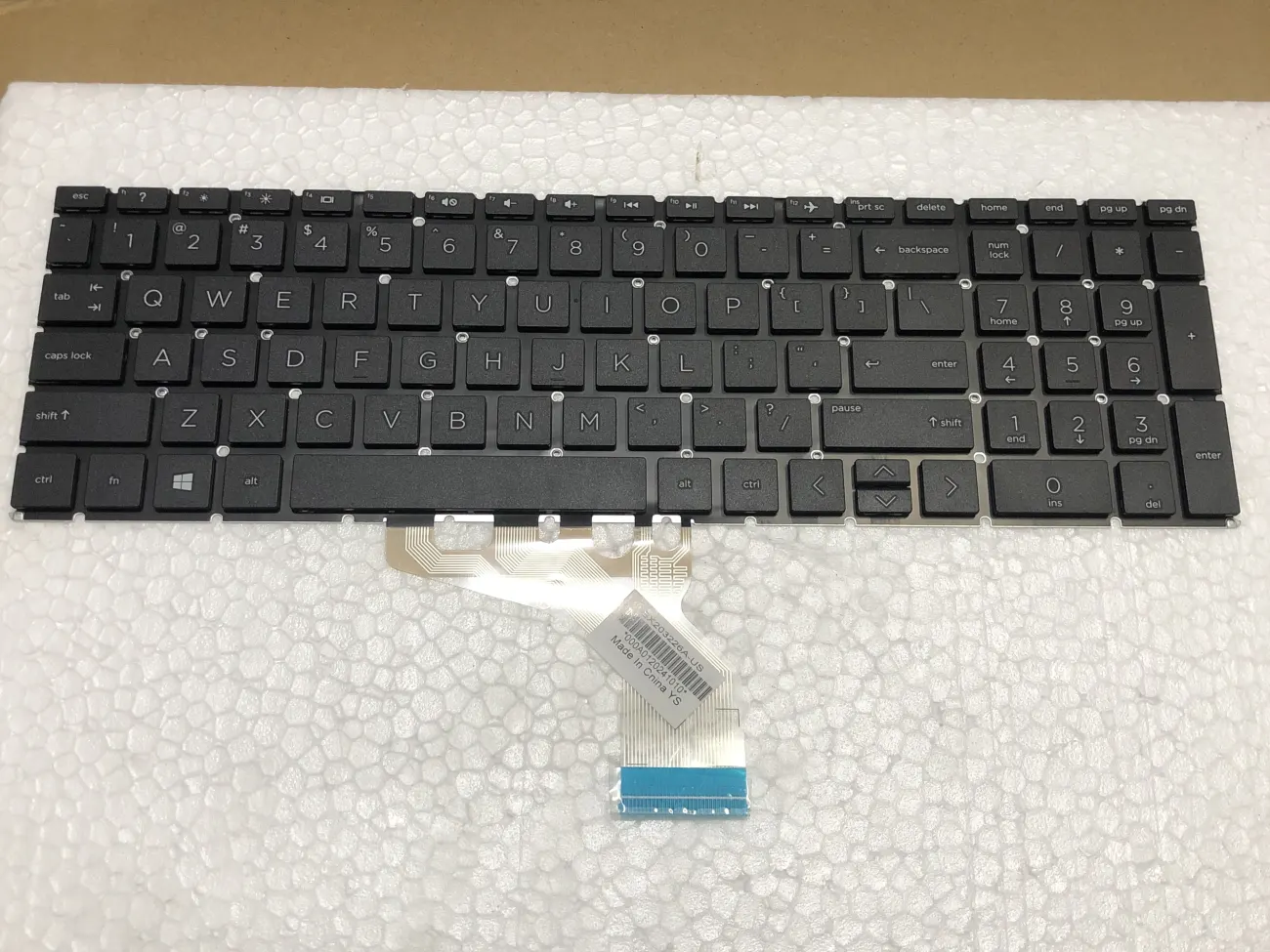 Bàn phím HP 15-DA000 =>15-da000, 15-db000, 15-cs000, 15-dk000, 15-dr000, 15-dw000, 15-du000, 15s-du000, 15-dy000, 15s-dy000, 15s-eq000, 15-ef000, 15-gw000, 17-ca000, 17-by000, HP 250 G7, 255 G7 mặt trước