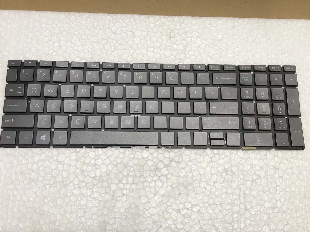 Bàn phím HP 15-DA000 (CÓ ĐÈN) =>15-da000, 15-db000, 15-cs000, 15-dk000, 15-dr000, 15-dw000, 15-du000, 15s-du000, 15-dy000, 15s-dy000, 15s-eq000, 15-ef000, 15-gw000, 17-ca000, 17-by000, HP 250 G7, 255 G7 mặt trước