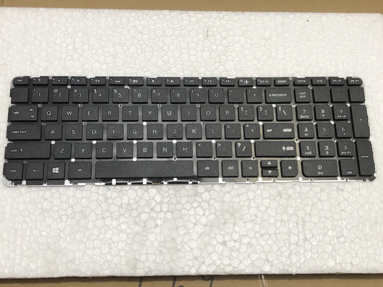 Bàn phím HP 15-P000 =>Pavilion 15-P 15-P000, 15-V 15-V000, 15-K 15-K000 mặt trước