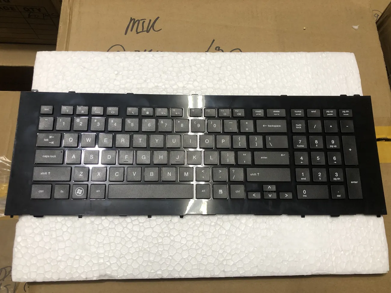 Bàn phím HP 4710s (CÓ KHUNG) *KHUNG HAI BÊN DƯ 2CM* =>ProBook 4710s mặt trước