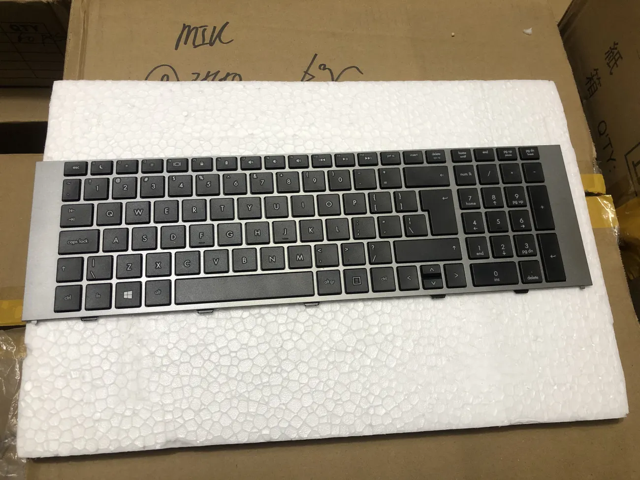 Bàn phím HP 4740S (KHUNG TO HƠN 4540S) (ZIN) - Probook 4740s 4745s mặt trước