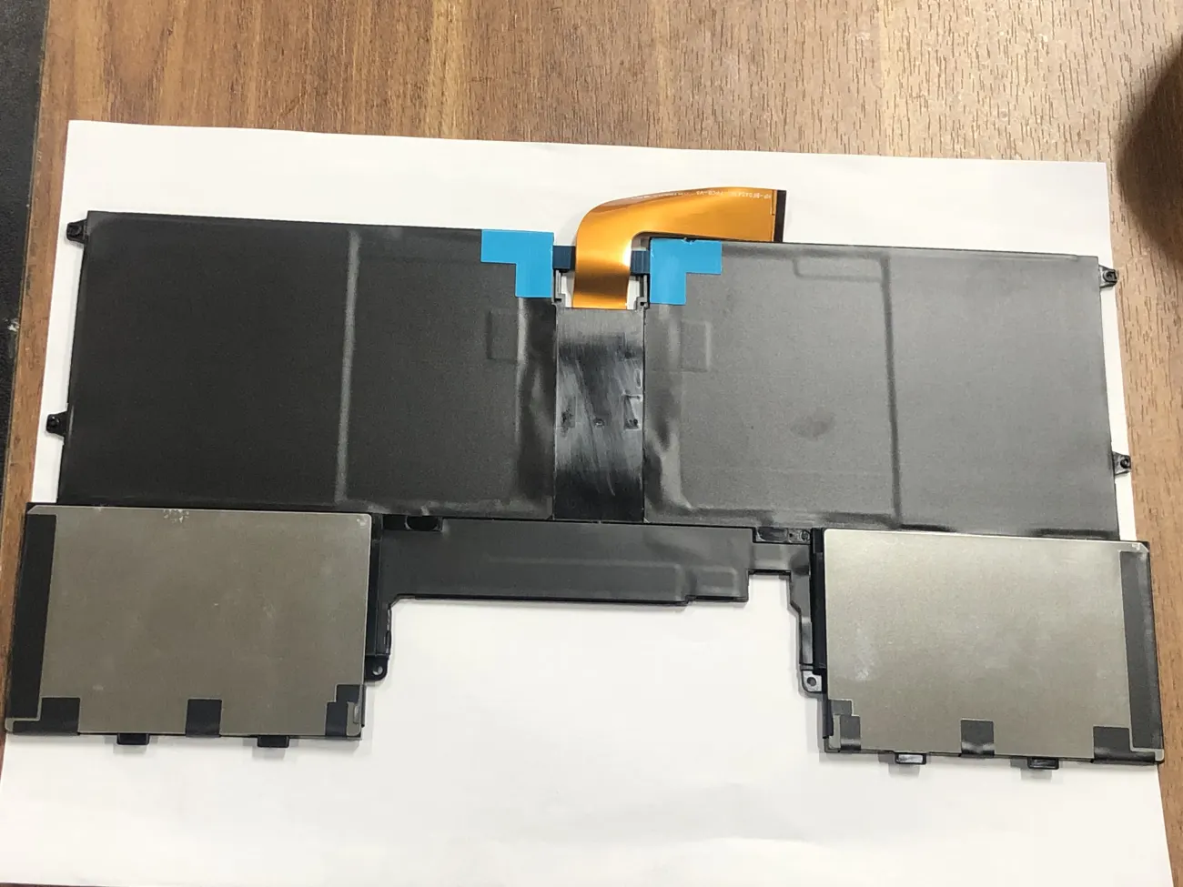 Pin HP BF04XL mặt sau
