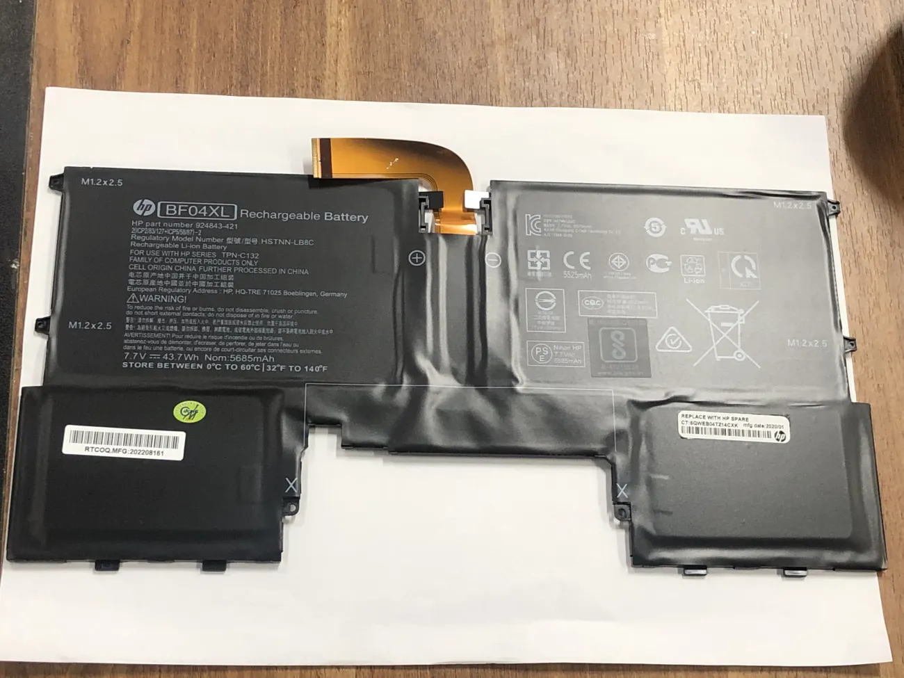 Pin HP BF04XL mặt trước