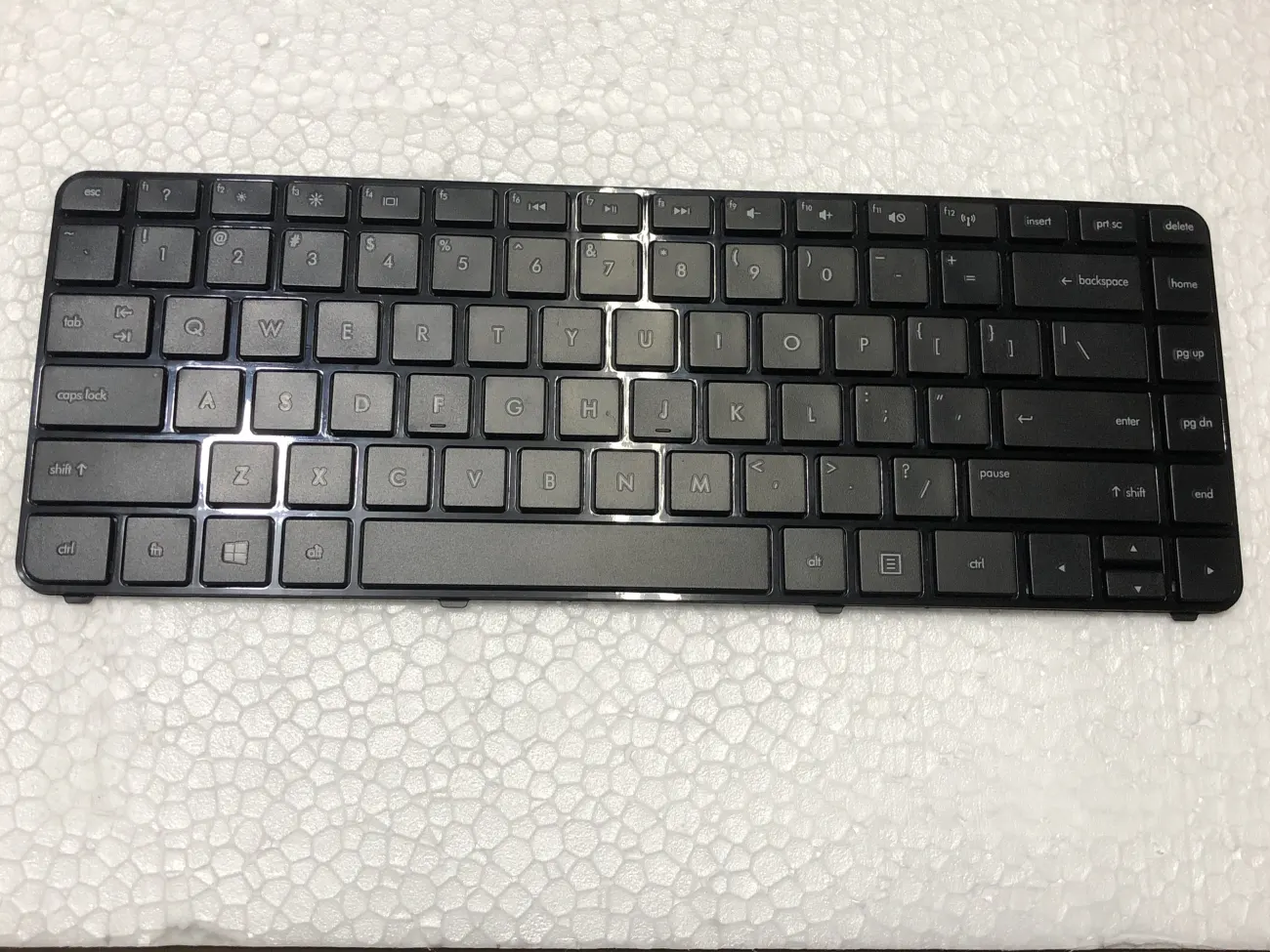 Bàn phím HP DV4-3000 mặt trước