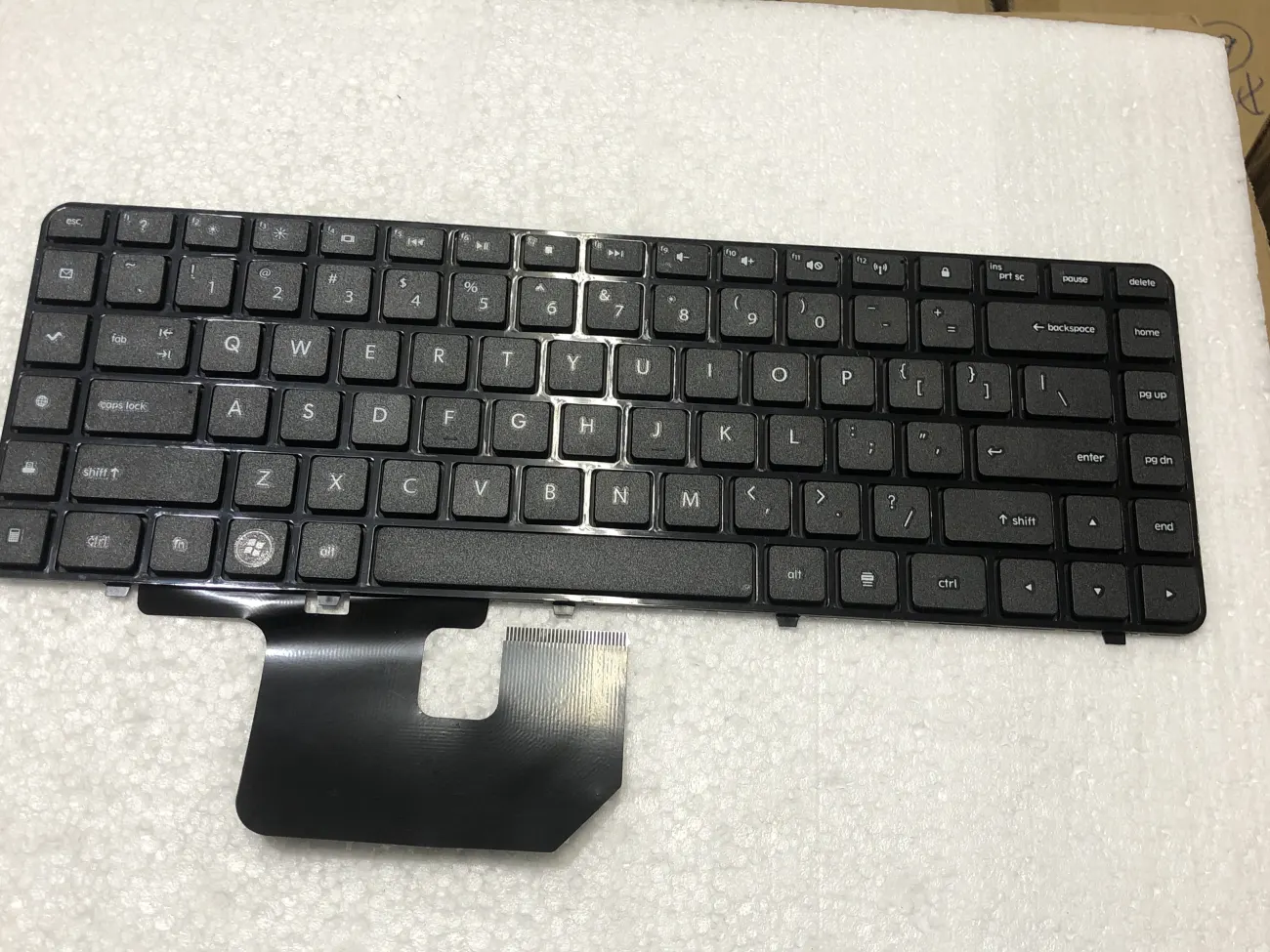 Bàn phím HP DV6-3000 mặt trước